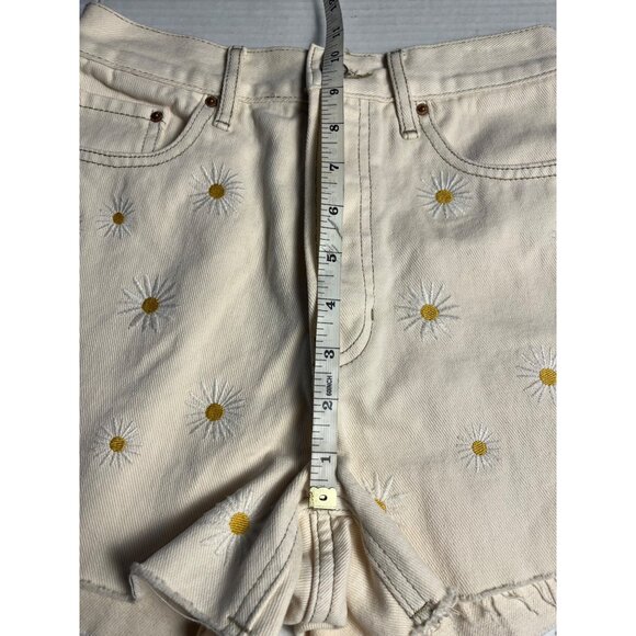 NWT- Ultra High Rise Daisy Embroidered Cream Denim Shorts By PacSun women’s 24 - Picture 13 of 15